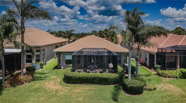 Property Photo:  4918 Sandy Brook Circle  FL 33598 