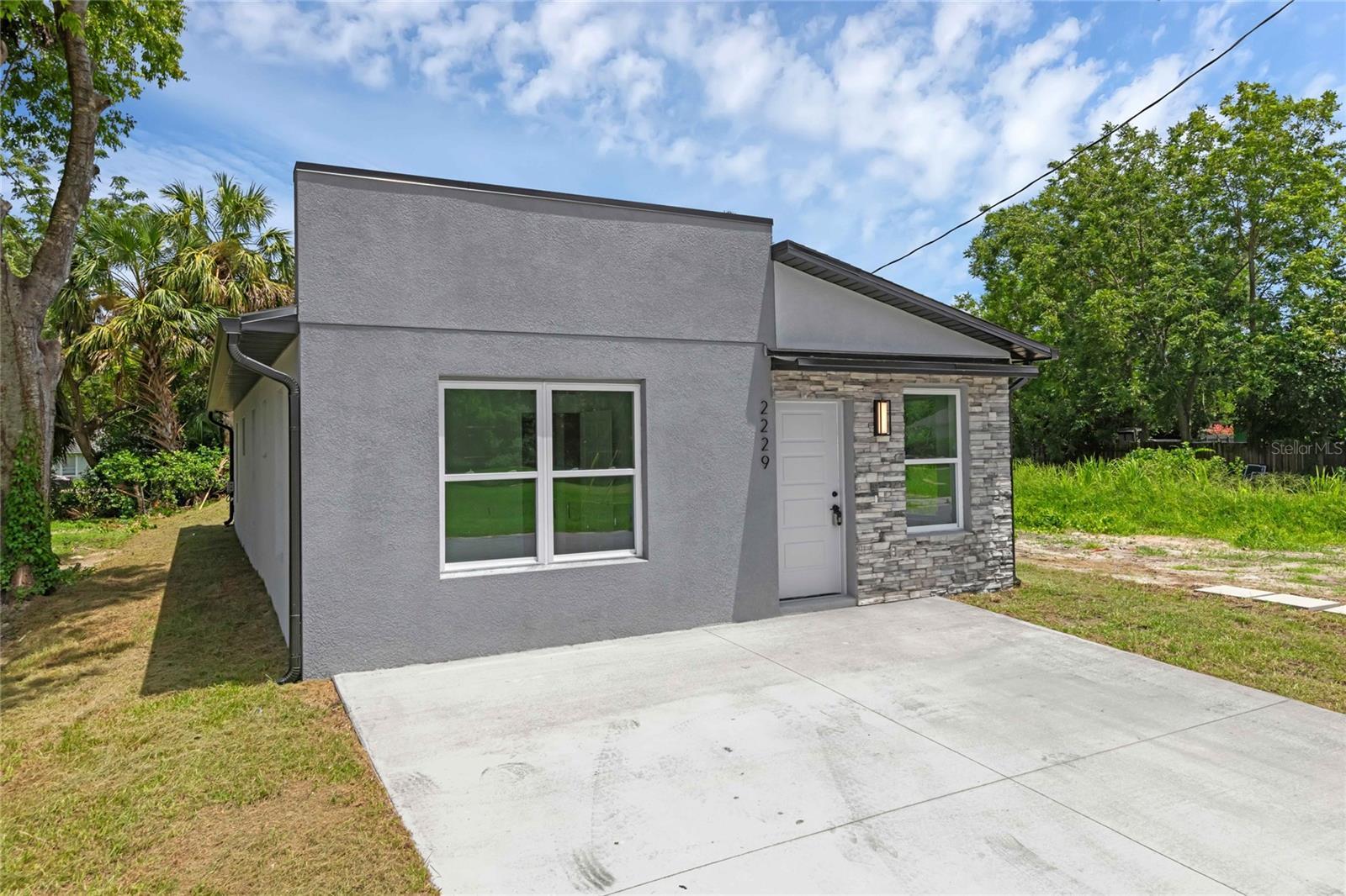 Property Photo:  2229 Randall Street  FL 32771 