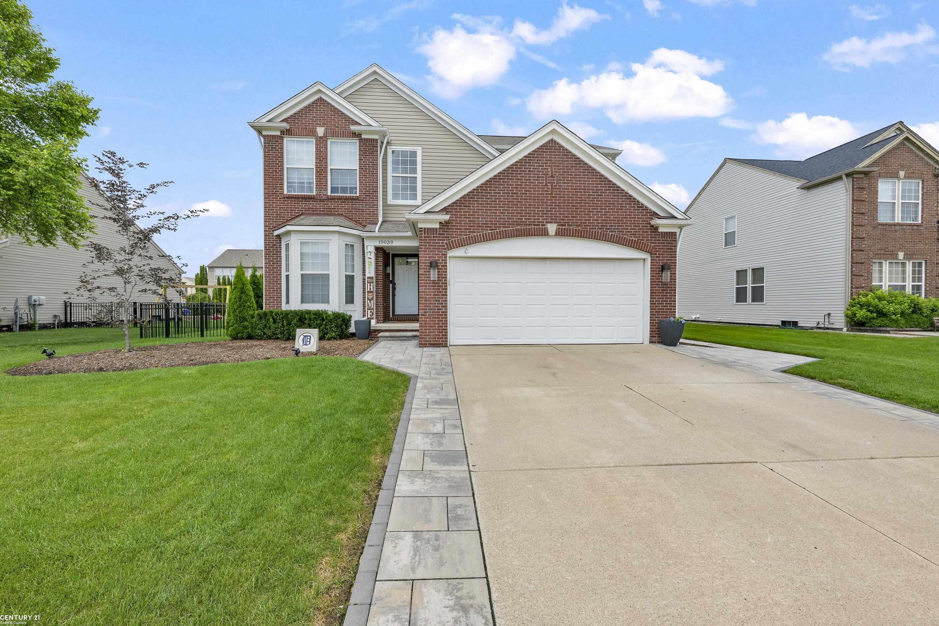 19039 Pembridge Street  Macomb MI 48042 photo