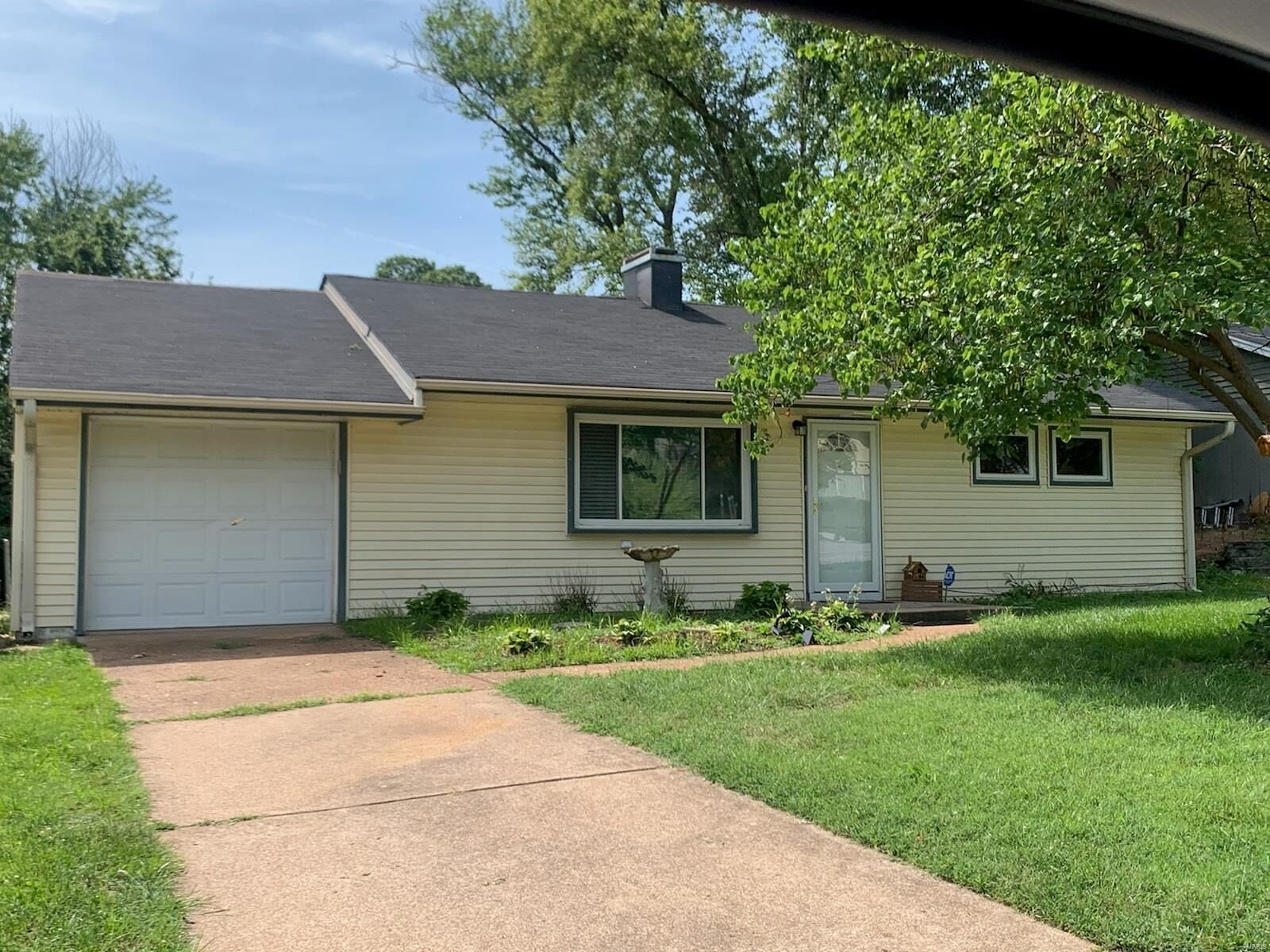Property Photo: 9923 Clearwater MO 63123