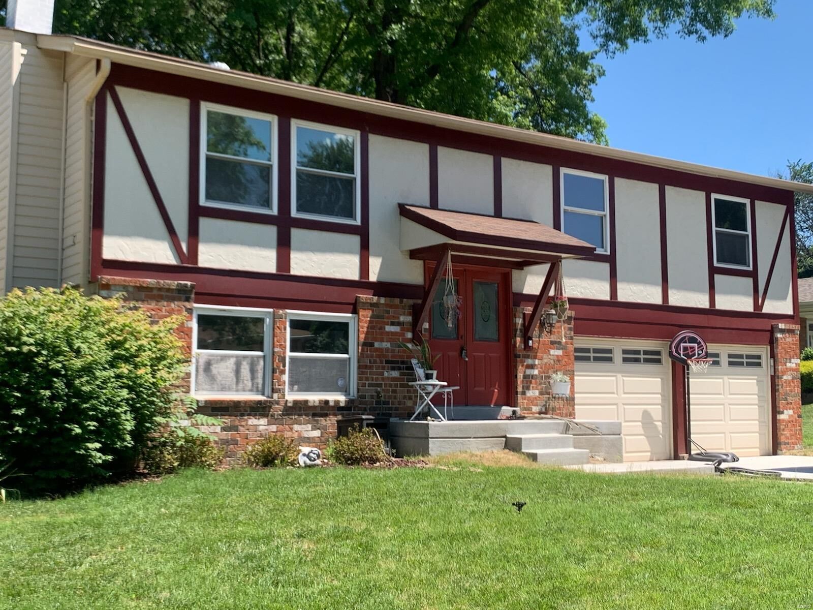 Property Photo: 10917 Mugan Drive MO 63123