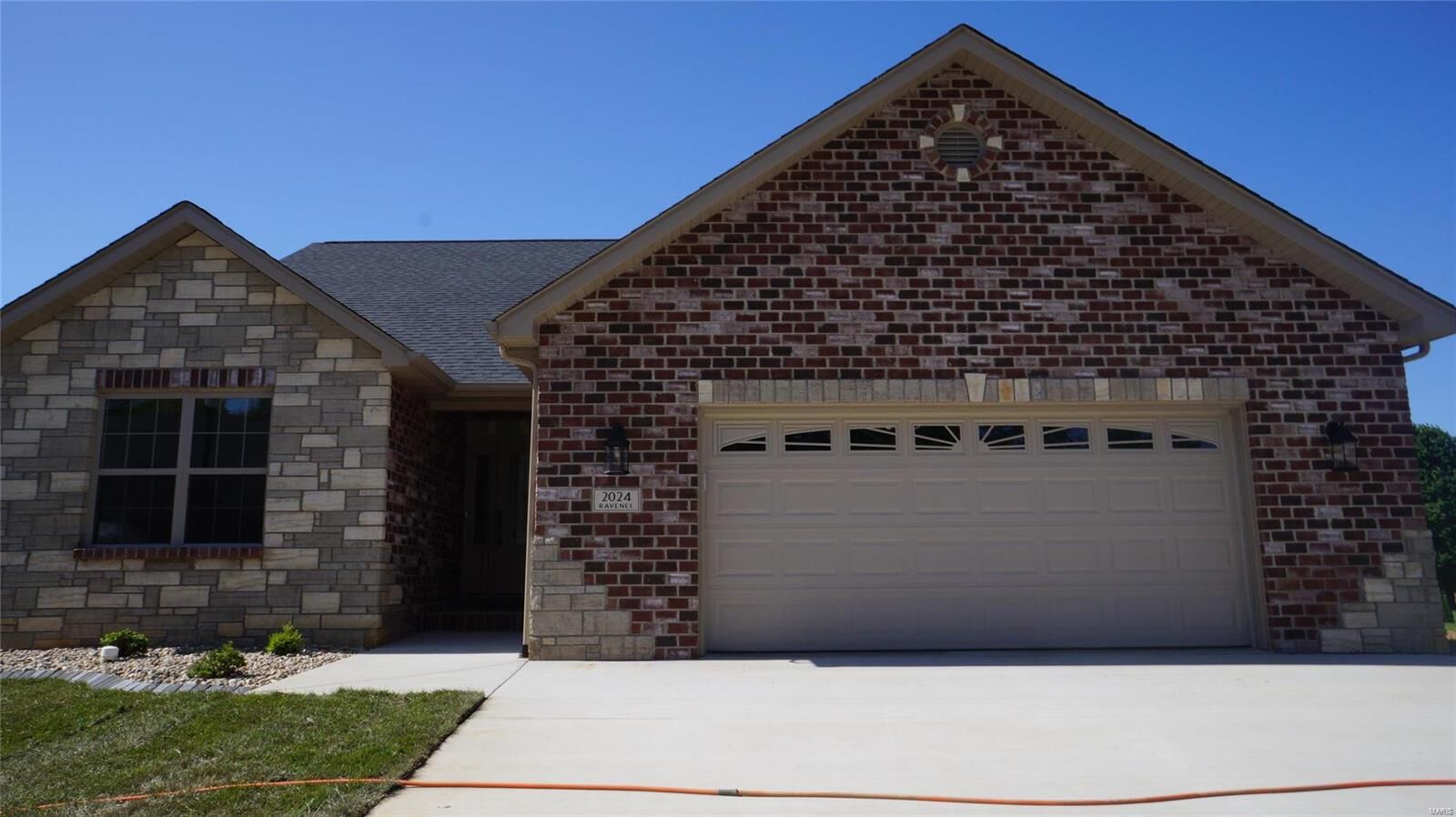 Property Photo: 2024 Ravenel IL 62226