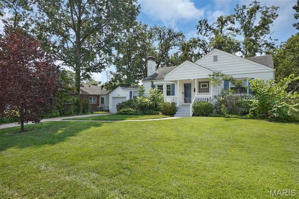 Property Photo: 526 Cannonbury Drive MO 63119