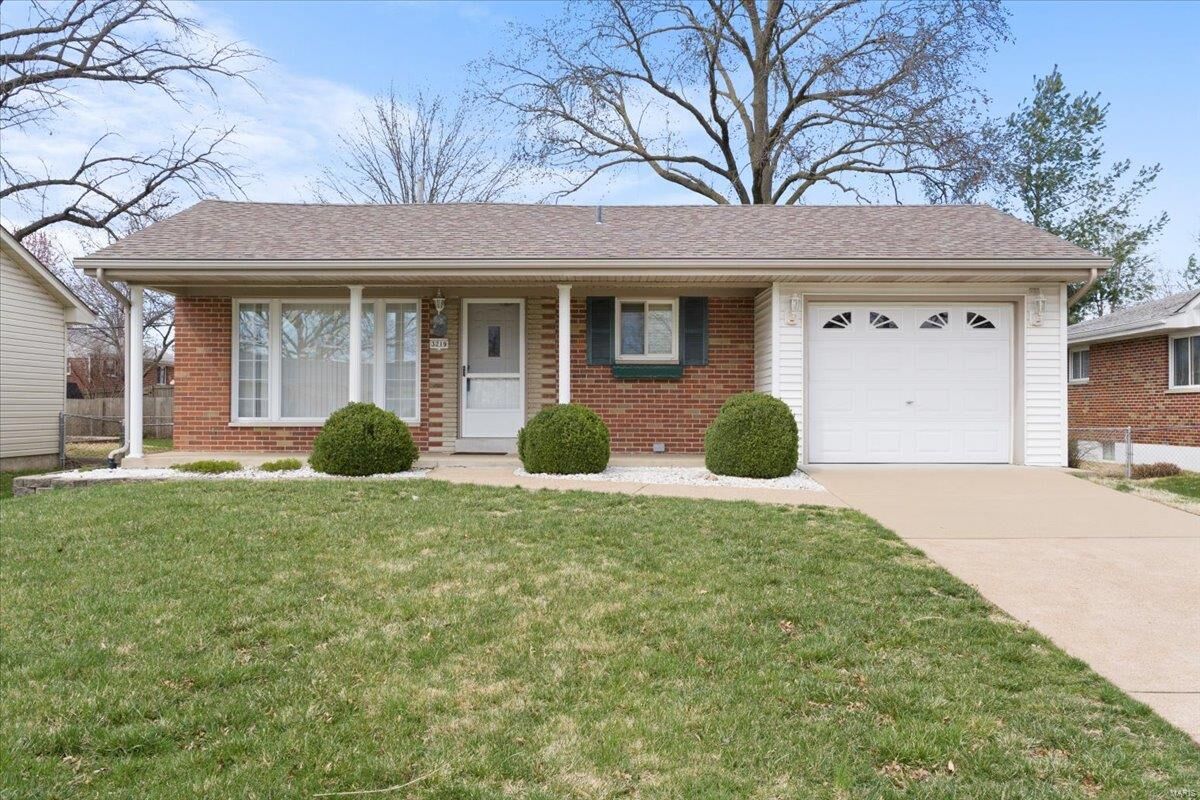 Property Photo:  3219 Bridgeridge Drive  MO 63125 