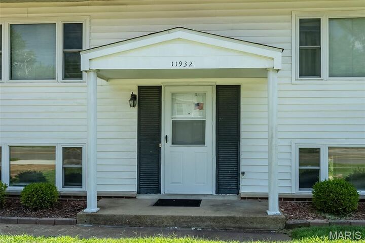 Property Photo: 11932 Ameling Road MO 63043