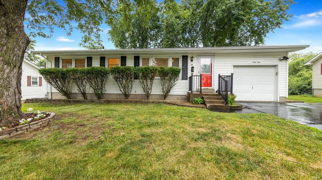 Property Photo: 69 Oakdale Avenue MO 63301