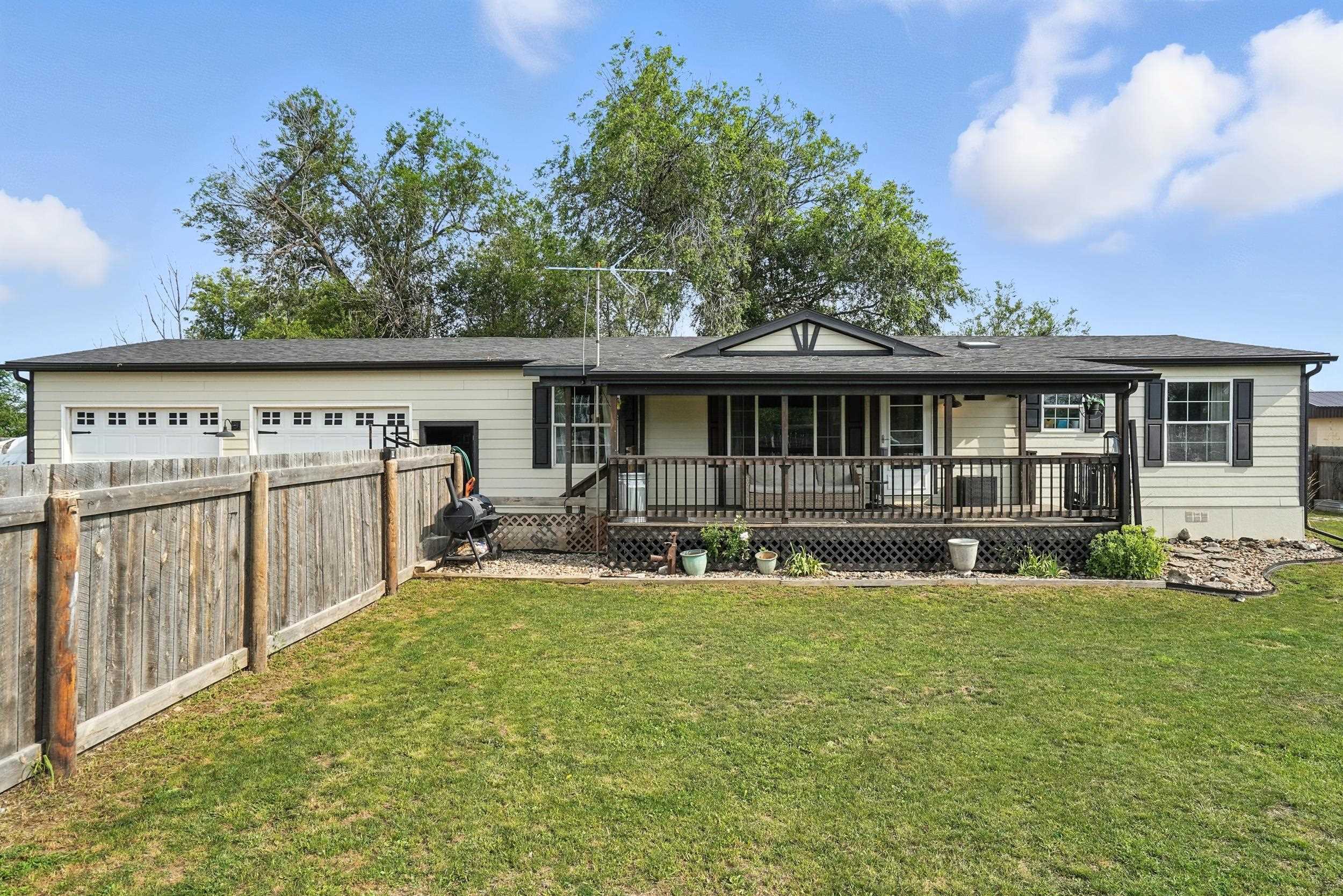 402 3rd Street  Nisland SD 57762-0000 photo
