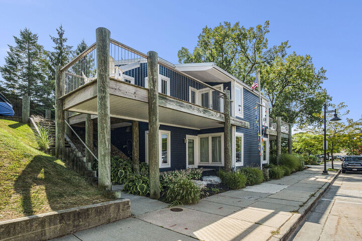 Property Photo:  550 Williams Street  MI 49090 