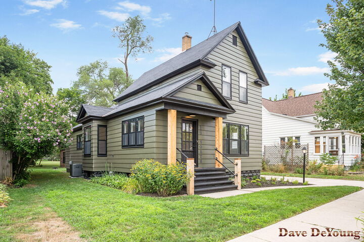 Property Photo:  16 N Jefferson Street  MI 49464 