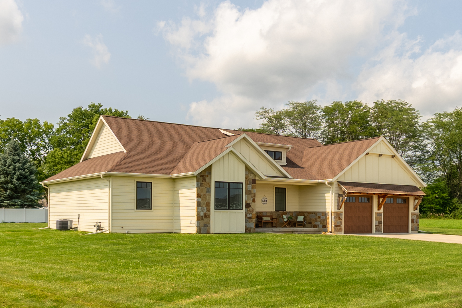 Property Photo: 802 Ann Marie Drive IL 61373