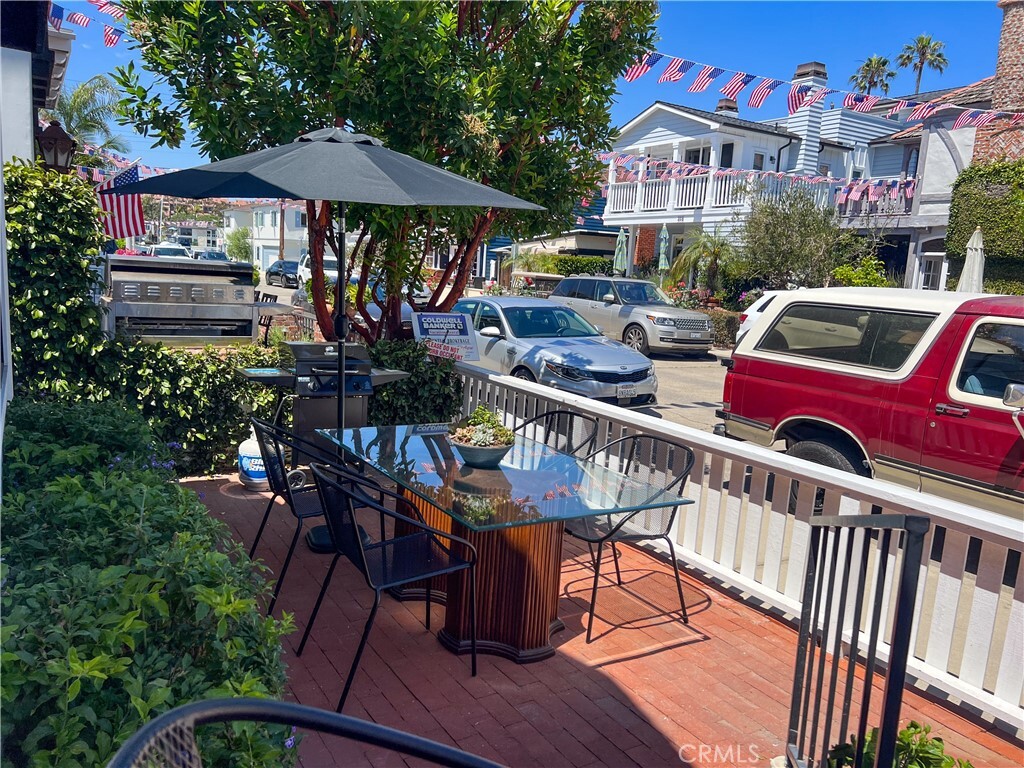Property Photo: 315 Diamond Avenue CA 92662