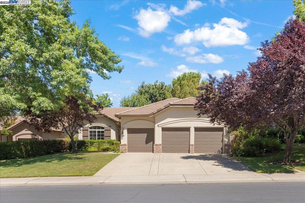 Property Photo: 3319 Besana Dr CA 95762
