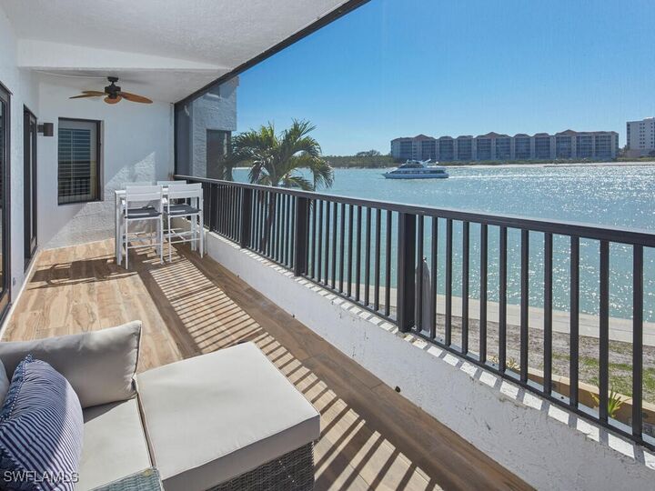 Property Photo:  324 La Peninsula Boulevard 324  FL 34113 