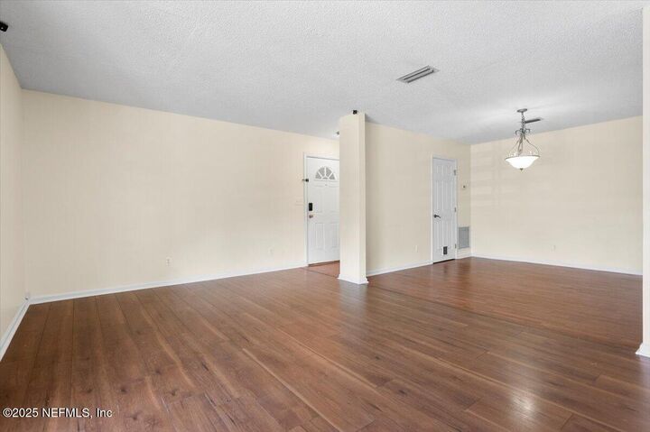 Property Photo: 3765 Crown Point Road 8 FL 32257