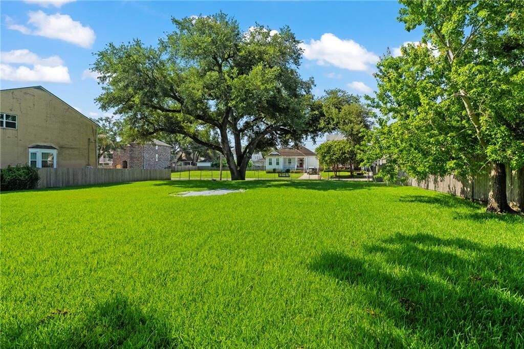 Property Photo:  337 Stafford Place  LA 70124 