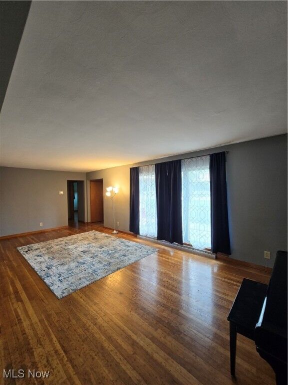 Property Photo: 2219 W 19th Street OH 44004