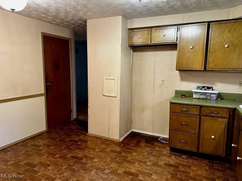Property Photo:  8080 Glen Oaks  OH 44484 