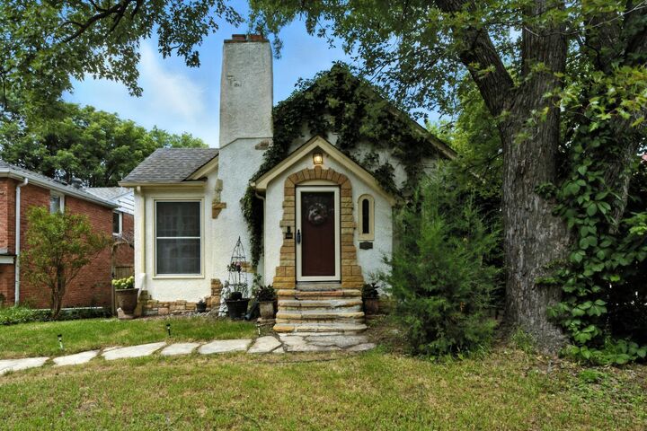 1136 Xerxes Avenue S  Minneapolis MN 55405 photo