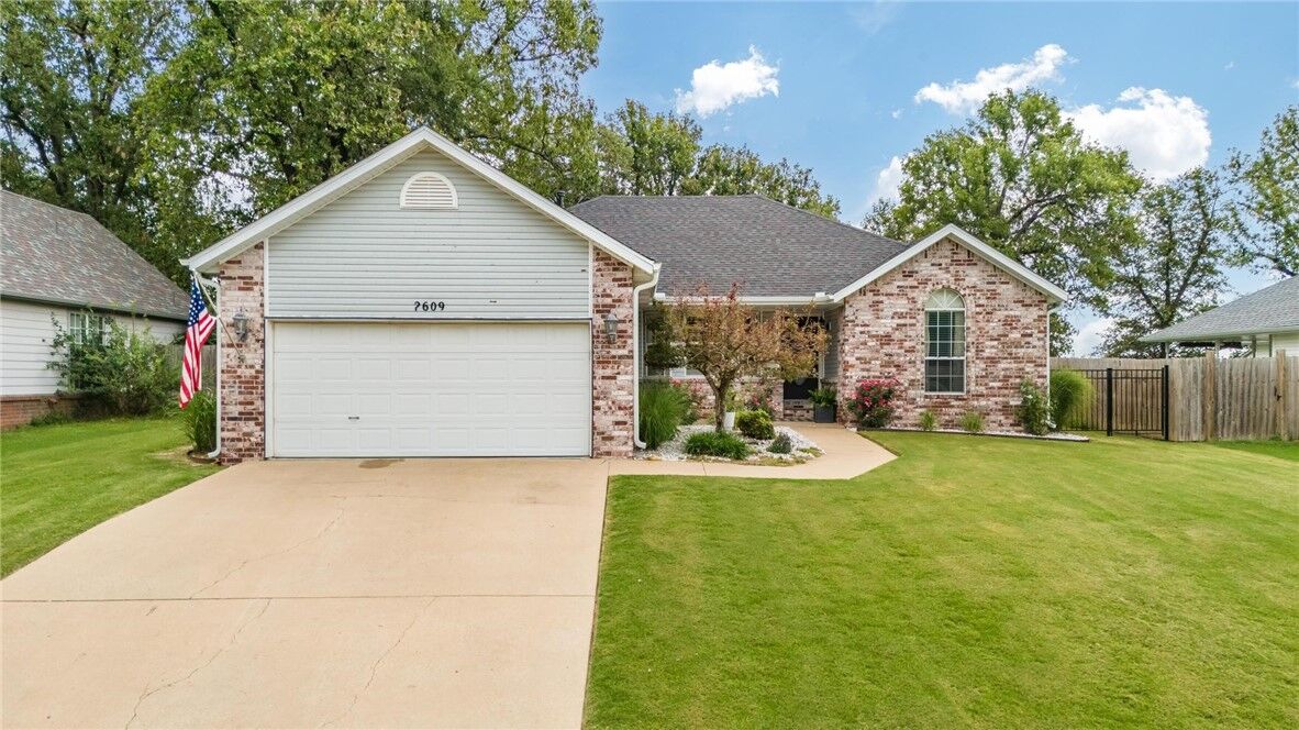 Property Photo: 2609 Jean Street AR 72762