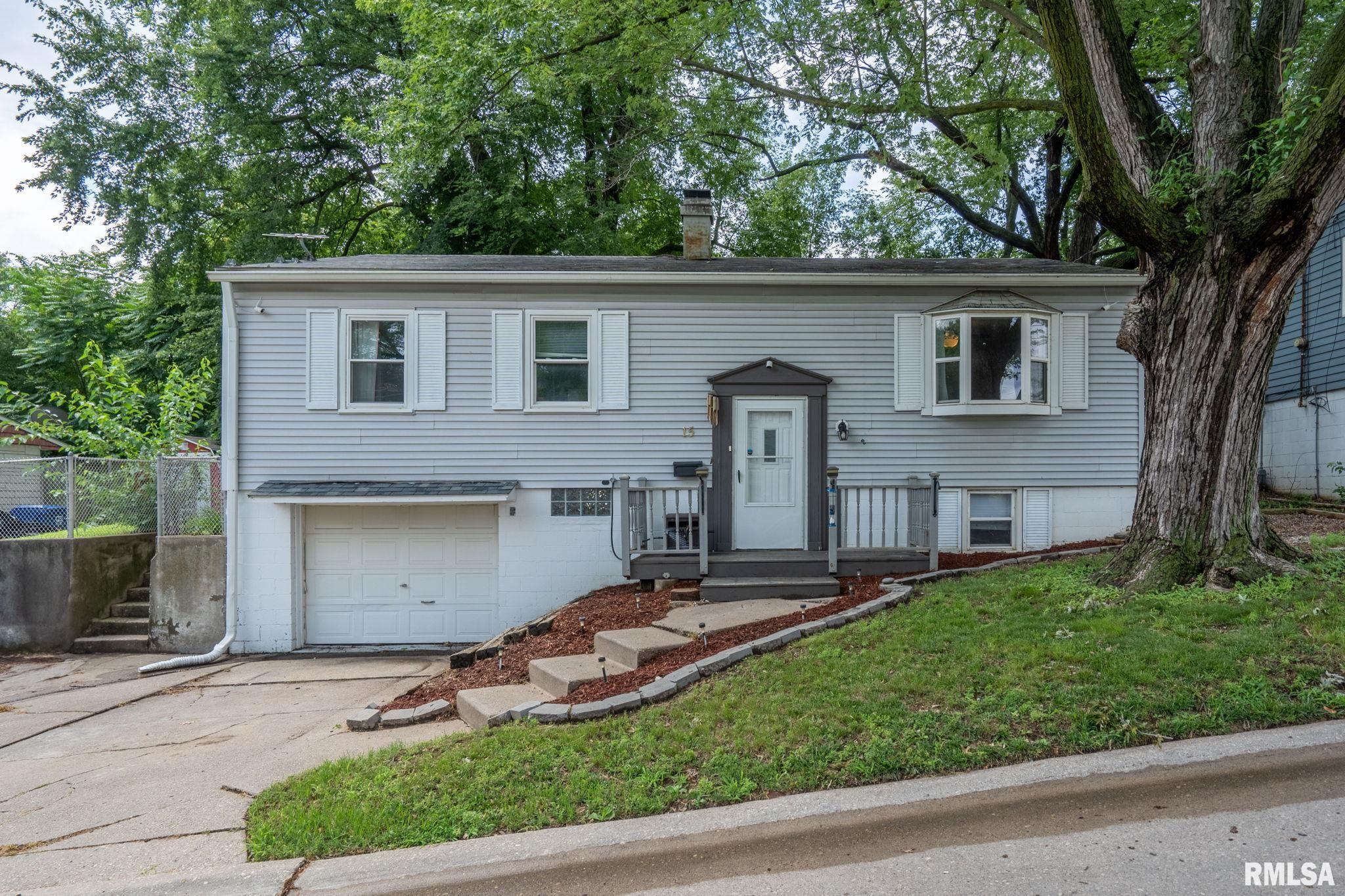 15 Riverview Lane  Bettendorf IL 52722 photo