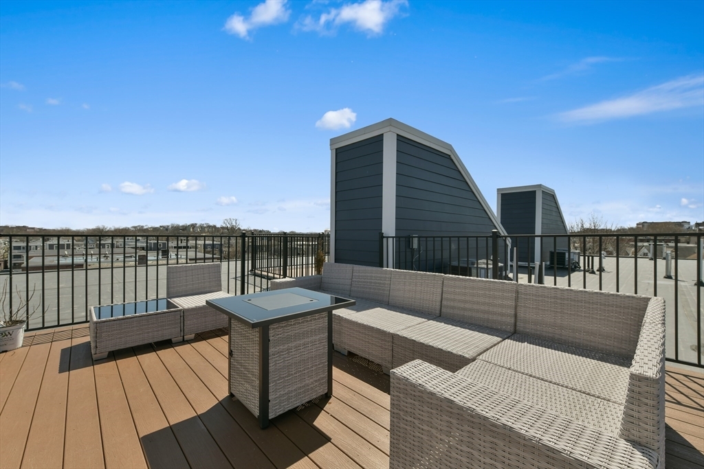 Property Photo:  32 Pearl St 4  MA 02125 