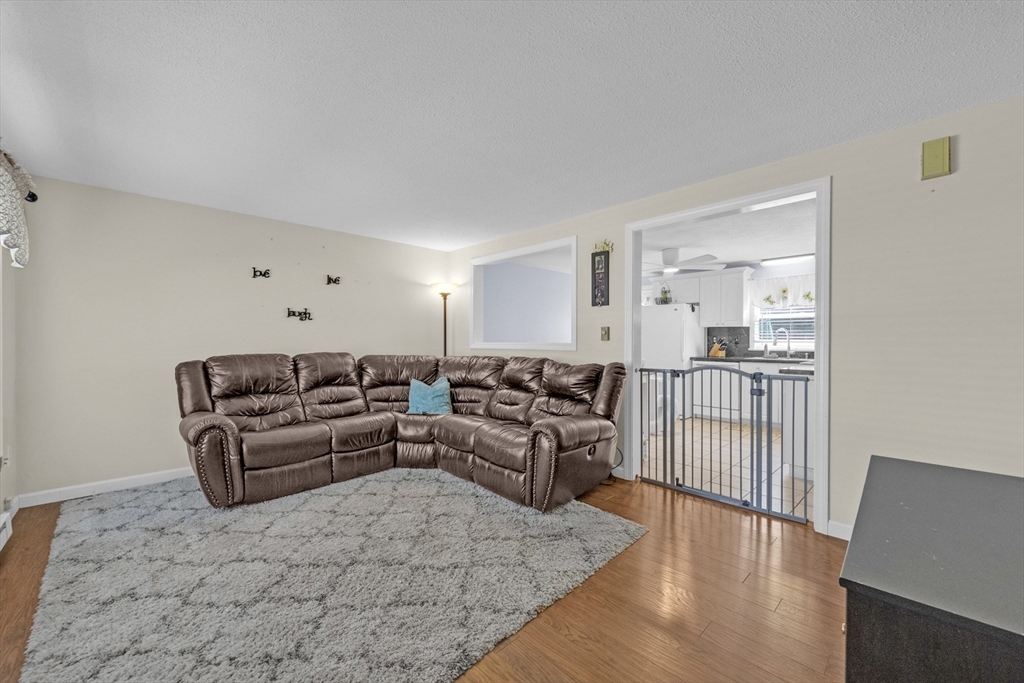 Property Photo:  8 Albemarle Street 6  MA 02136 