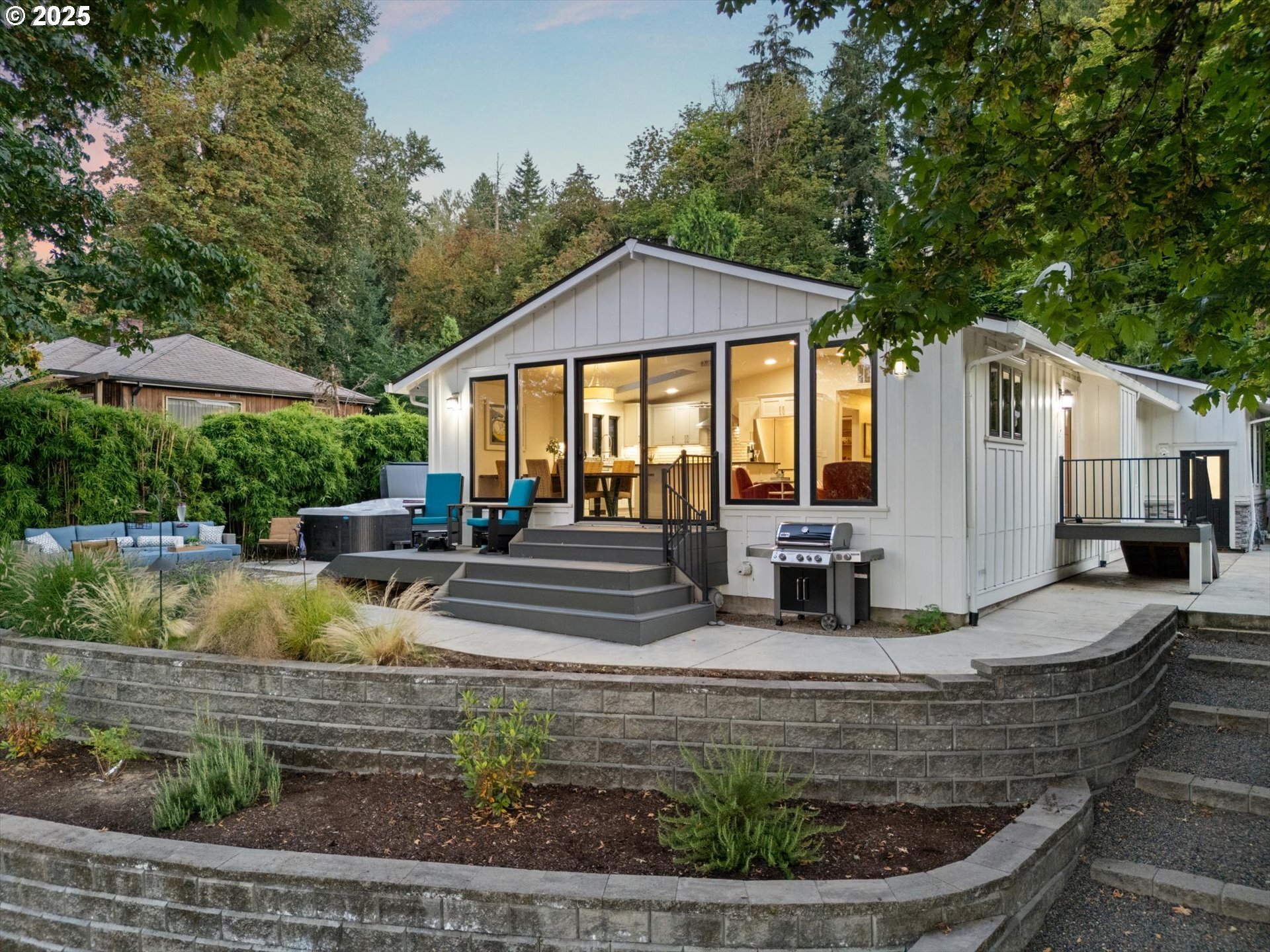 Property Photo: 19340 Nixon Ave OR 97068