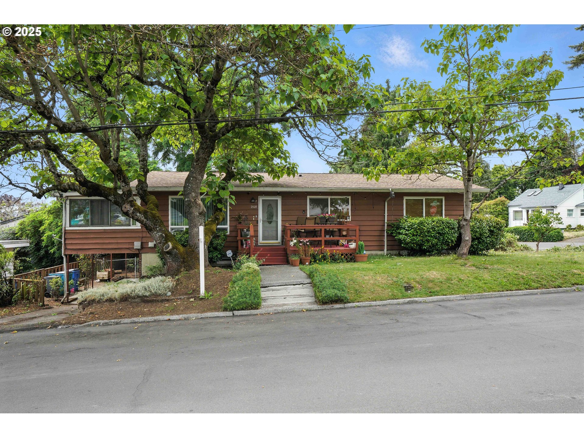 Property Photo: 1518 Z St WA 98661