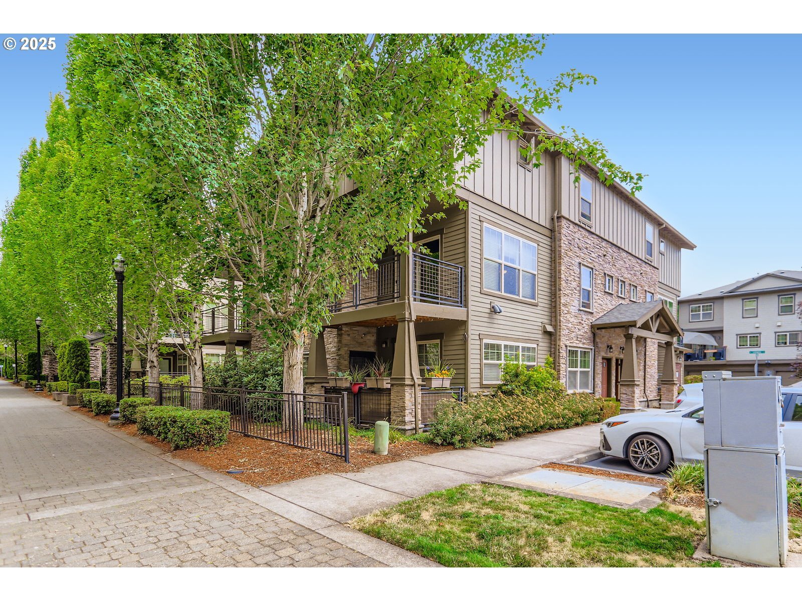 Property Photo:  637 NE Garswood Ln  OR 97006 