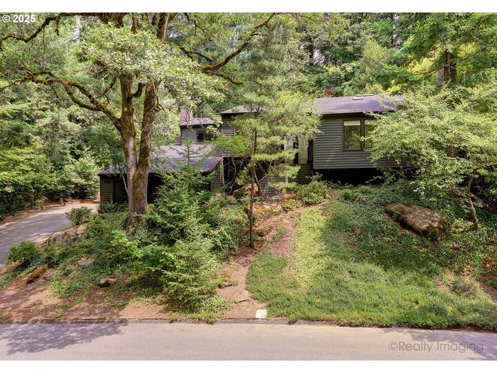 Property Photo: 17720 Westview Dr OR 97034