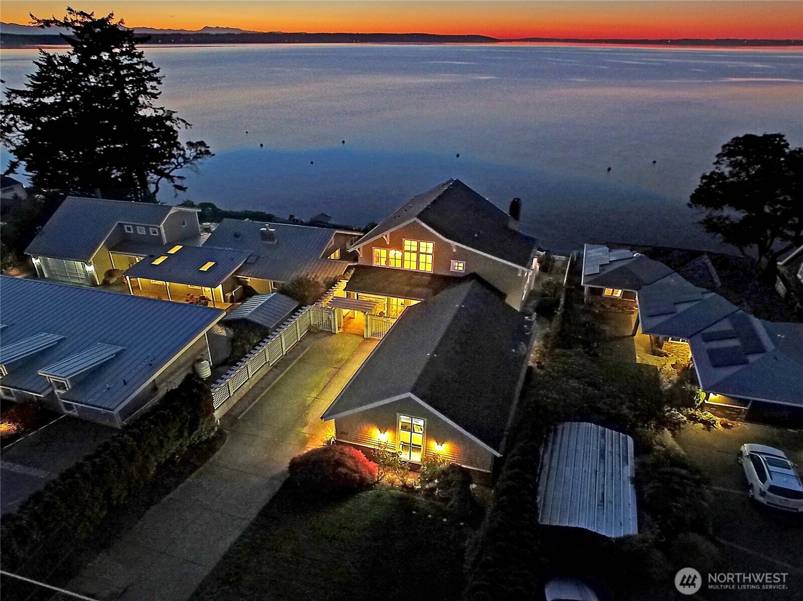 Property Photo: 211 N Sunset WA 98282