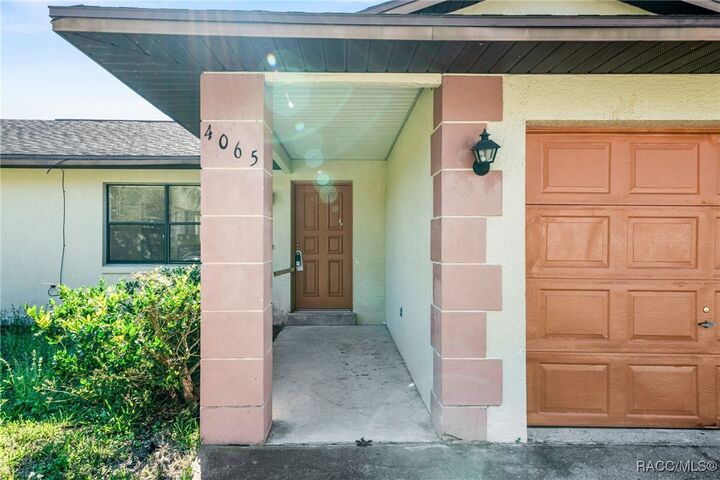 Property Photo: 4065 N Little Hawk Point FL 34428
