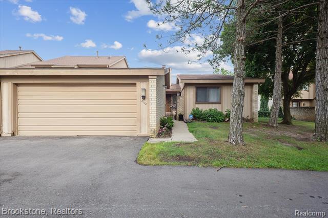 Property Photo: 5195 Richard Run MI 48322