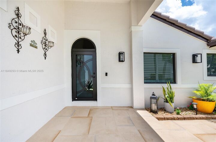 Property Photo: 16185 SW 2nd Dr FL 33027