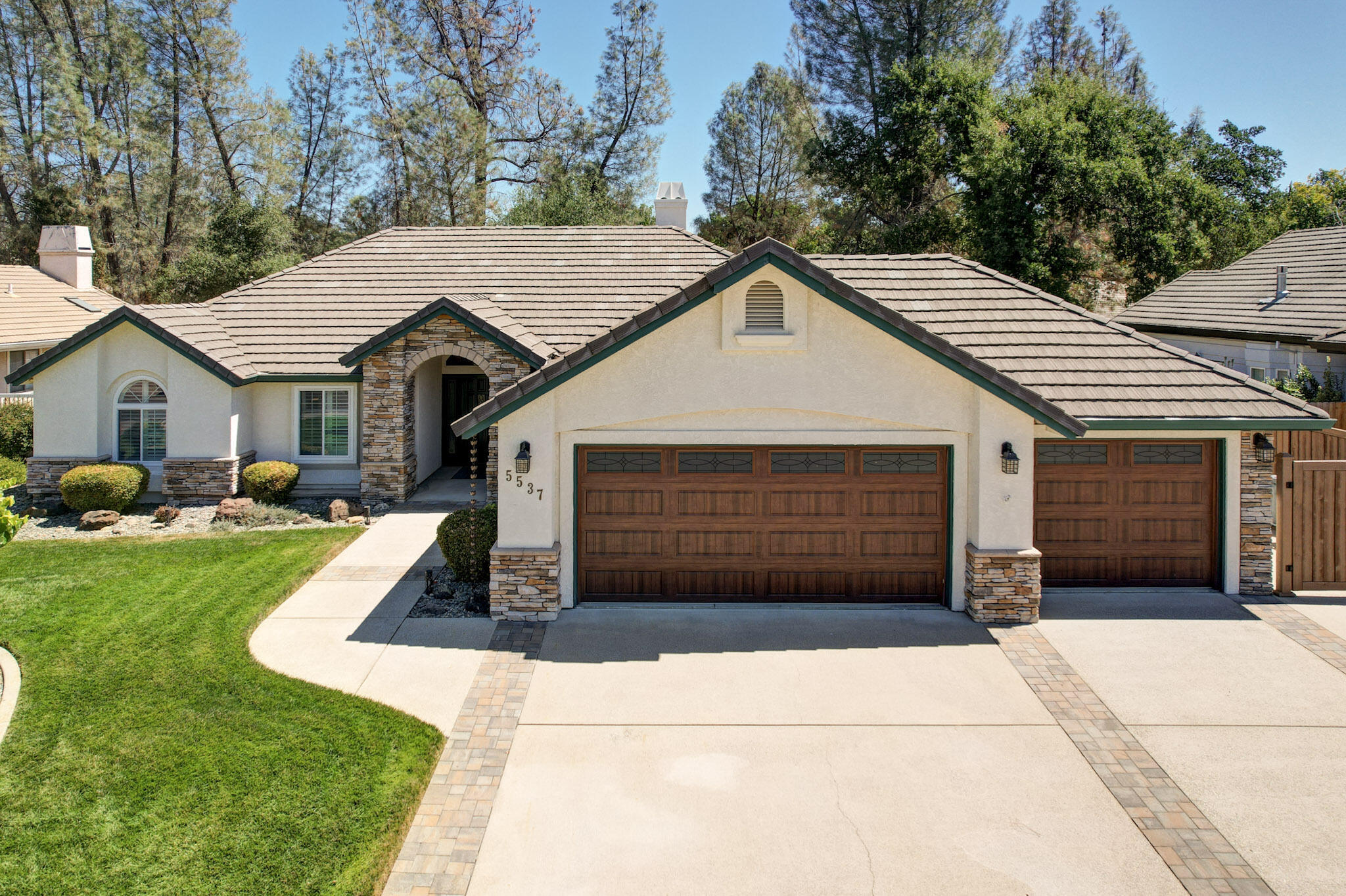 5537 Indianwood Drive  Redding CA 96001 photo