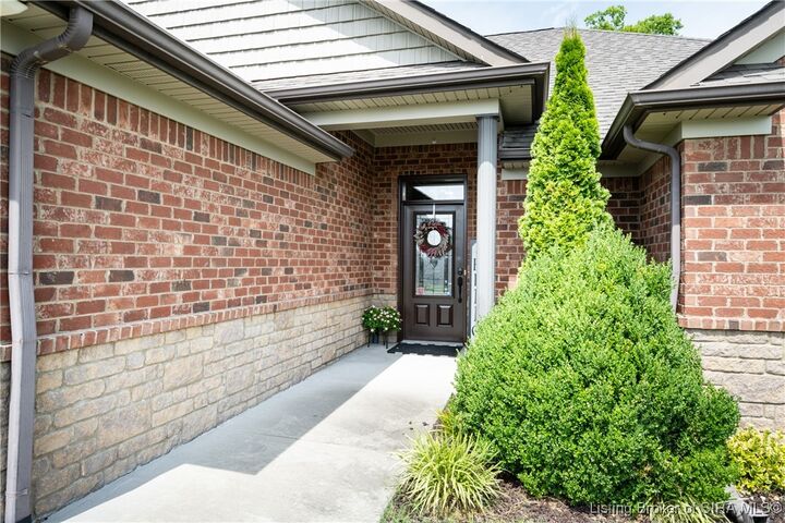 Property Photo:  5419 Somerset Circle  IN 47111 