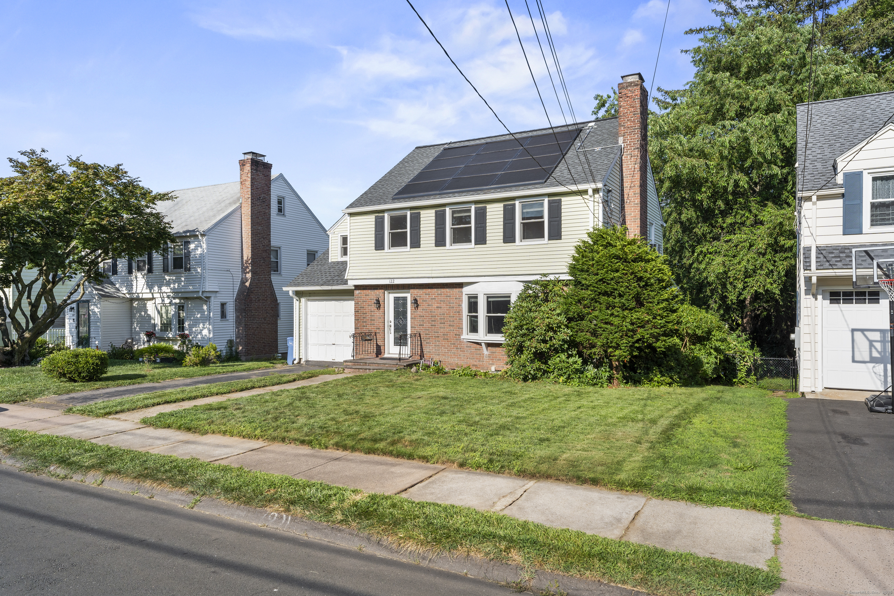 Property Photo:  