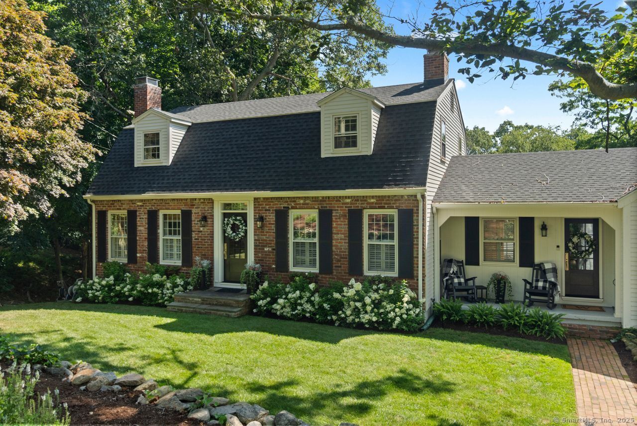 Property Photo: 15 Harbor View CT 06426