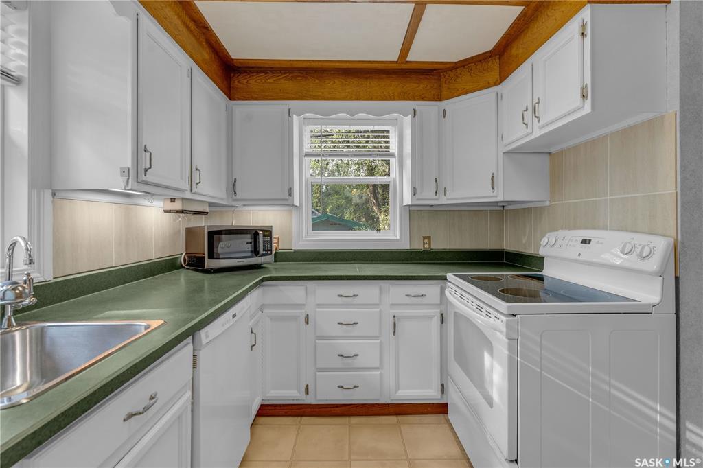 Property Photo: 2824 Robinson Street SK S4S 1T8