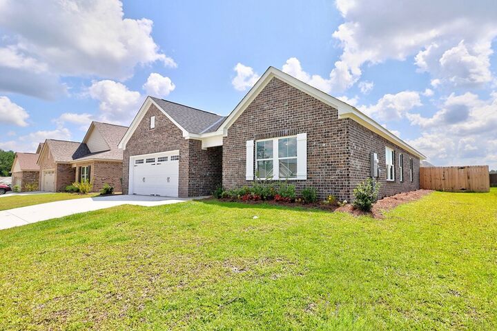 Property Photo:  607 Ridgeland  AL 36301 