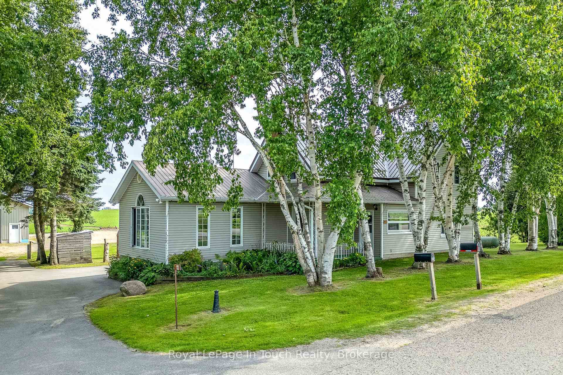 Photo de la propriété: 113 Concession 17 Road W ON L9M 0P4