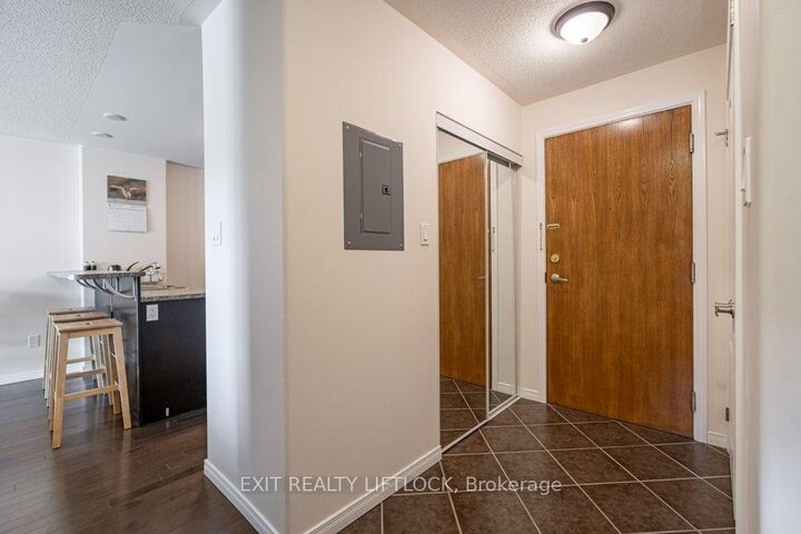 Property Photo:  312 Spillsbury Drive 303  ON K9K 0B6 