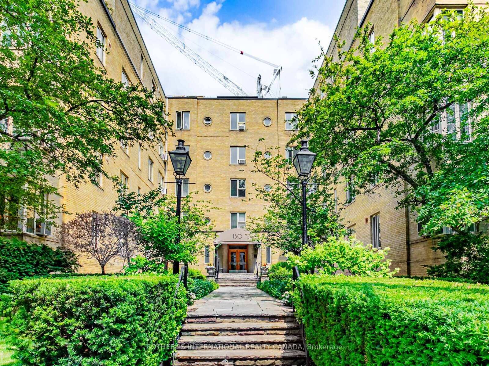 Property Photo: 150 Farnham Avenue 426 ON M4V 1H5
