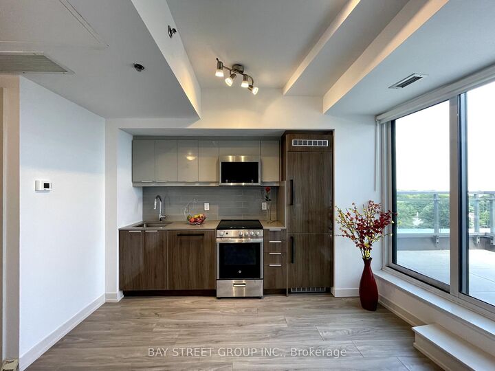 Property Photo: 90 Glen Everest Road 808 ON M1N 0C3