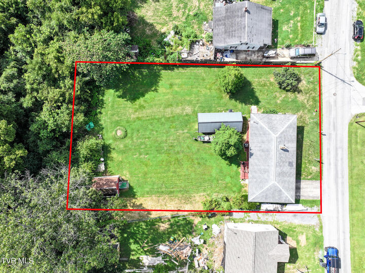 Property Photo: 400 Kaywood Avenue TN 37645