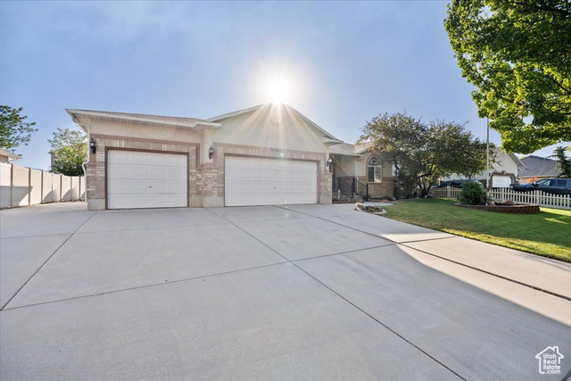 Property Photo: 9182 S Wisteria Way UT 84081
