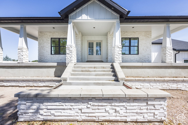 Property Photo: 1104 W 10125 S UT 84095