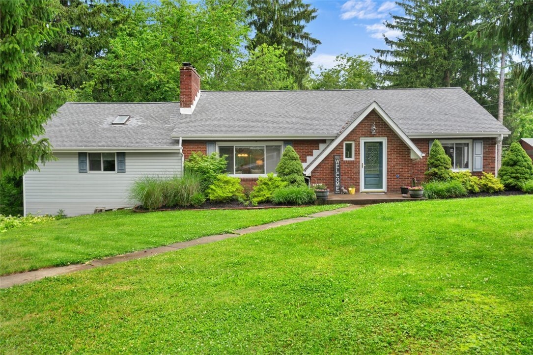 Property Photo: 620 Briarcliff Dr PA 15001