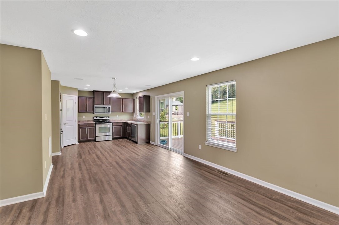 Property Photo: 1113 Towervue Dr PA 15227