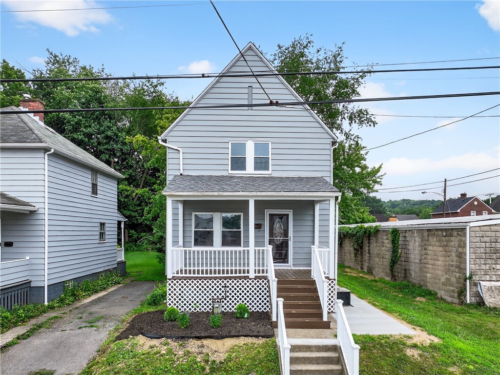 Property Photo: 1631 McMinn St PA 15001